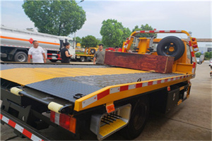 九龙坡区附近拖车电话号码服务